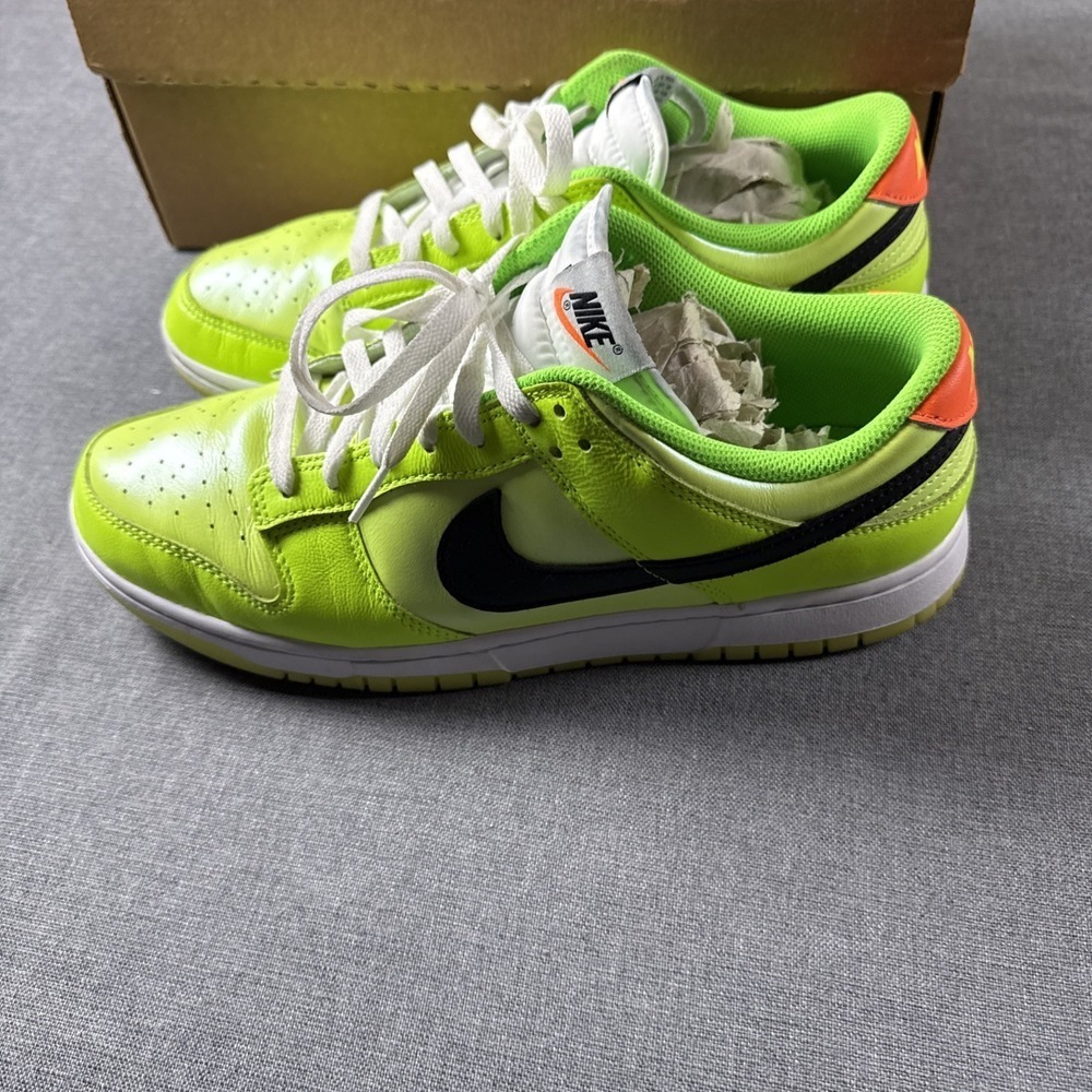 Nike Dunk Low SE Volt Black/Total Orange Glow Men's Size 11.5 FJ4610-702